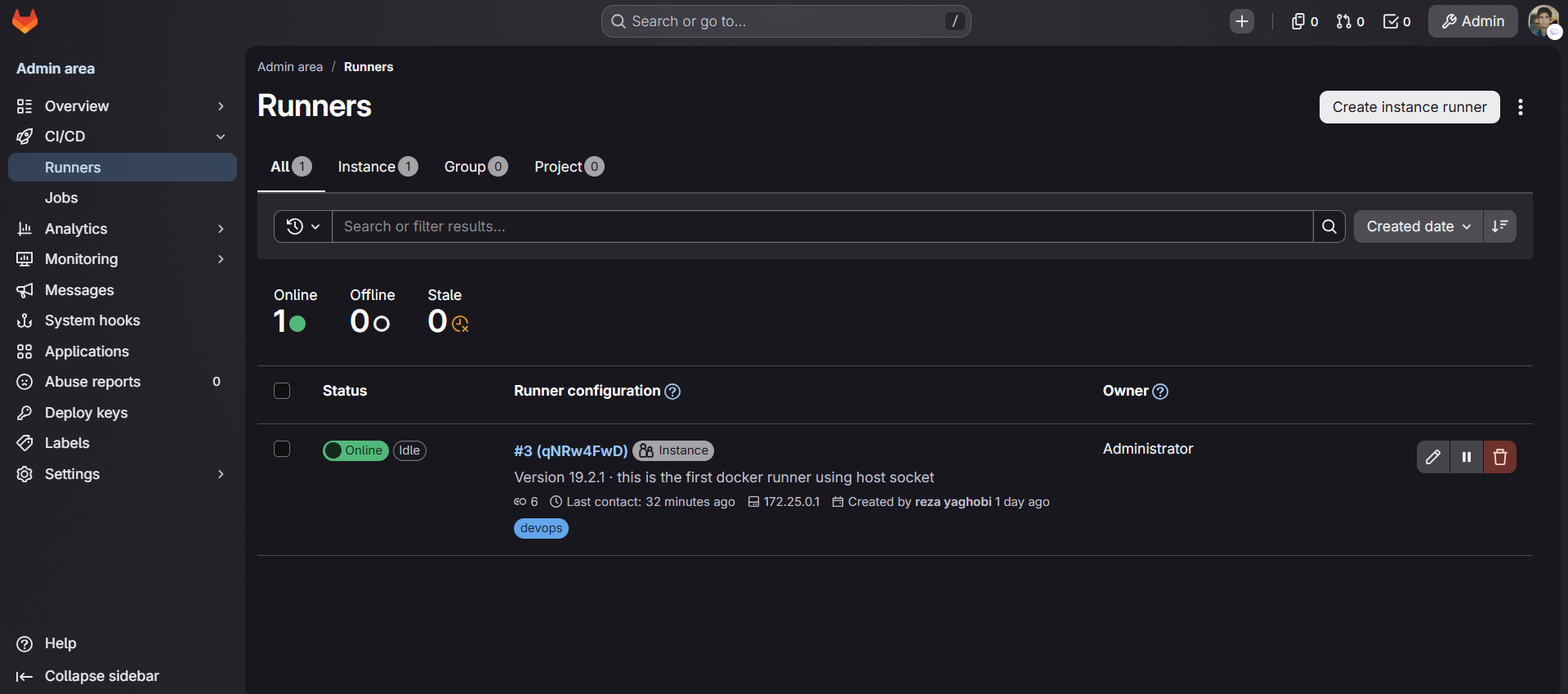 Runner online in GitLab admin